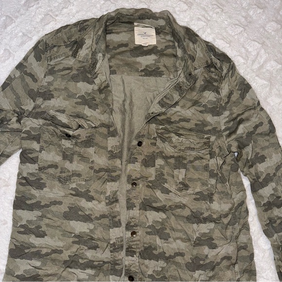 American Eagle Boyfriend Fit Camo Flannel - Size S - Picture 2 of 6